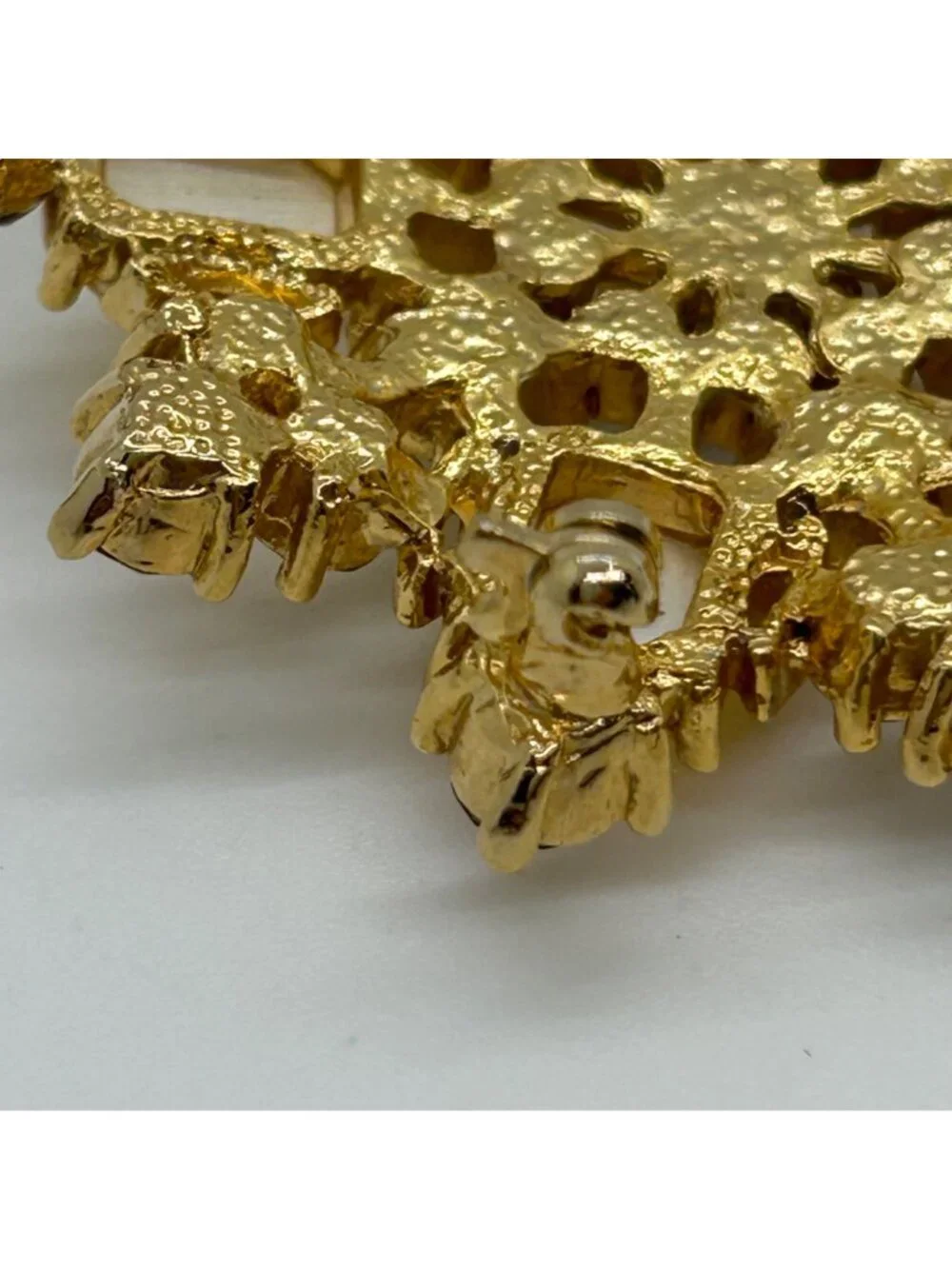 Vintage Yellow Aurora Borealis Brooch Gold-tone Acrylic Stone Statement Sunburst